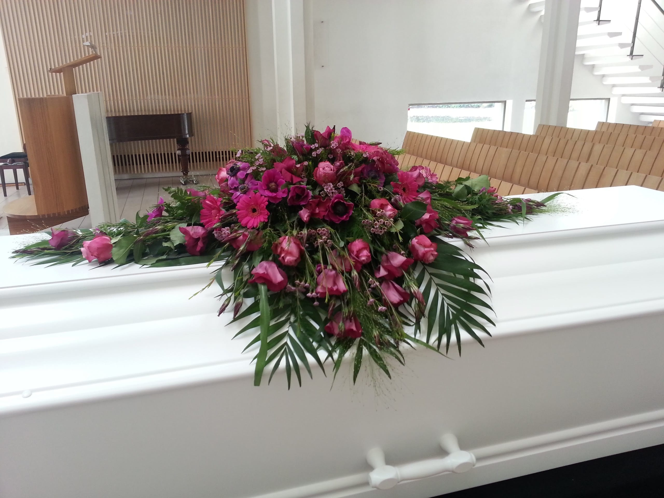 Kistepynt 10 - Roser, voks, anemoner, gerbera og perikum