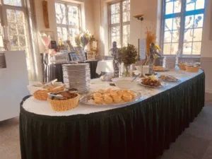 Mindesammenkomst eller gravøl - mindehøjtidelighed