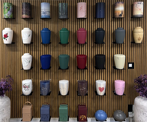 urne-display Urndevæg